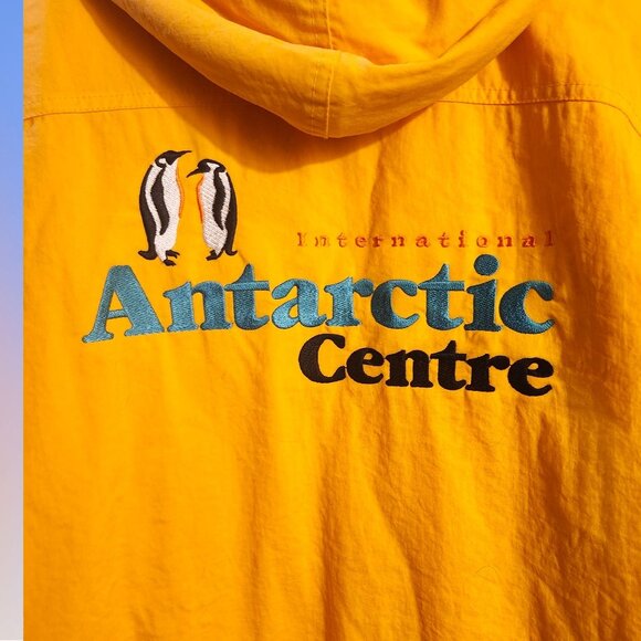 International Antarctic Centre Yellow Hooded Jacket Mens Small By Earth Sea Sky - Picture 15 of 15